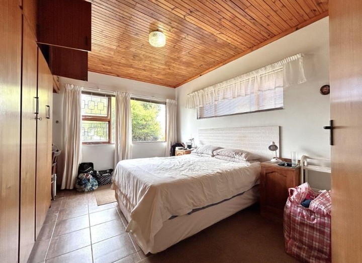 4 Bedroom Property for Sale in Wavecrest Eastern Cape